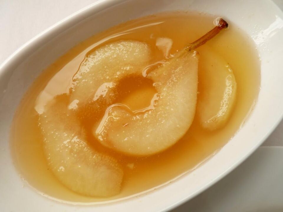 Za bolnike s prostatitisom je koristno vključiti hruškov kompot v svojo prehrano